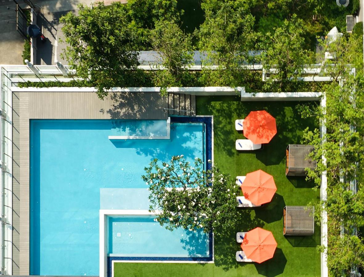 Silq Hotel & Residence, Managed By The Ascott Limited 曼谷 外观 照片 The rooftop pool at the Hotel