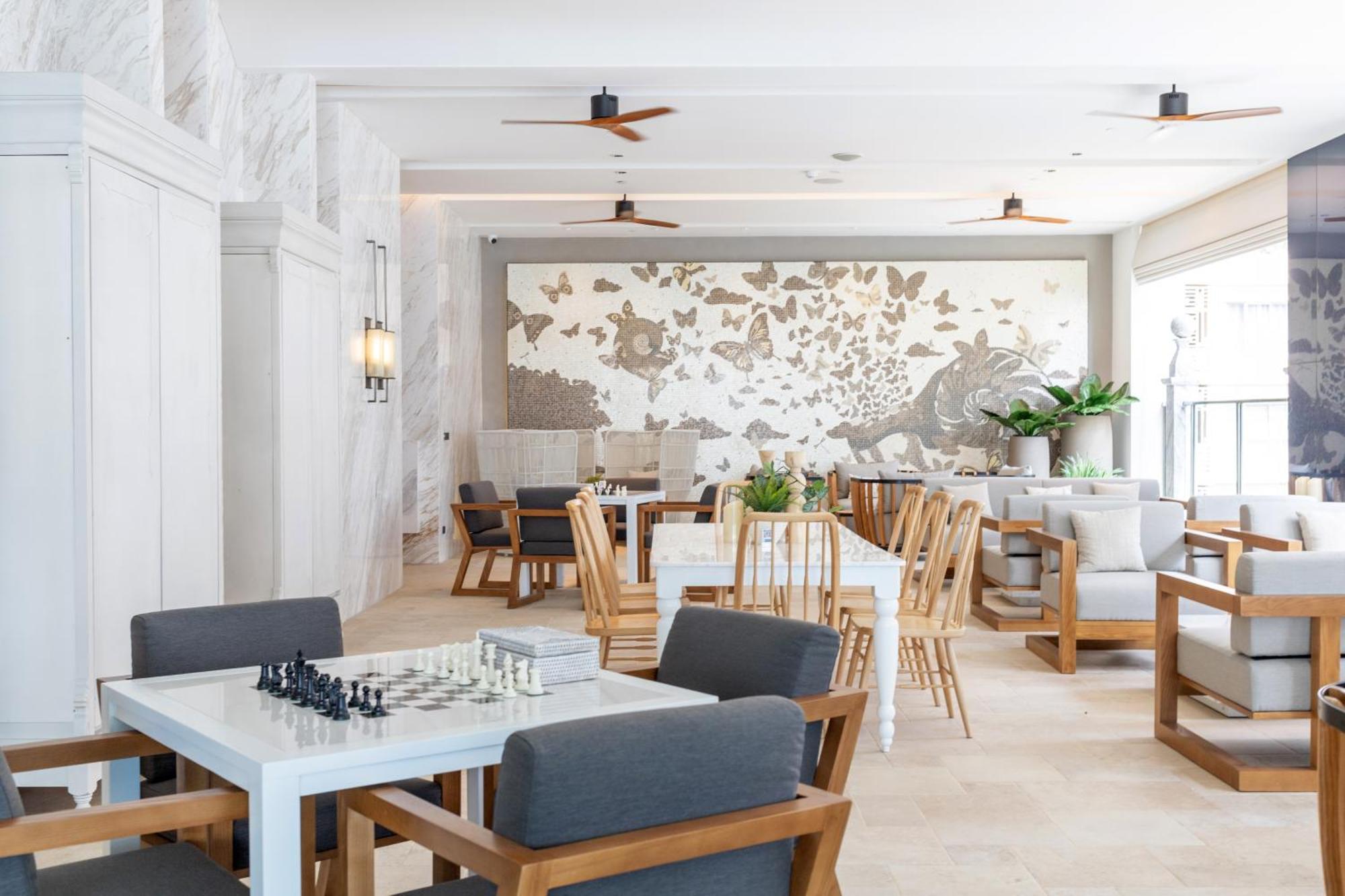 Silq Hotel & Residence, Managed By The Ascott Limited 曼谷 外观 照片 The restaurant at the Hotel