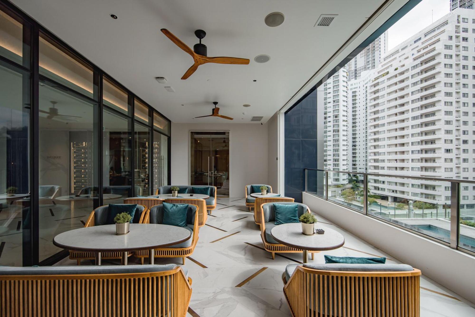 Silq Hotel & Residence, Managed By The Ascott Limited 曼谷 外观 照片 The Club at The Landmark