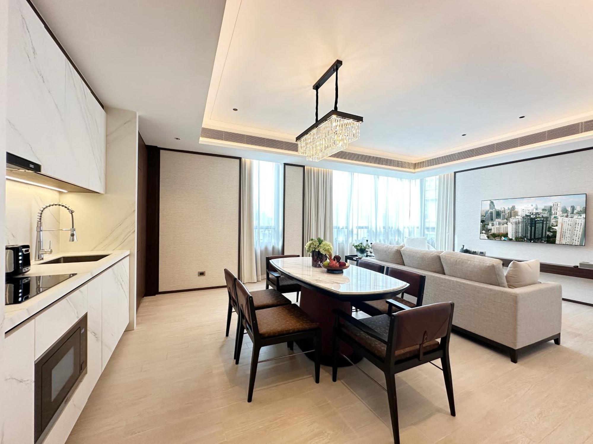Silq Hotel & Residence, Managed By The Ascott Limited 曼谷 客房 照片 A typical apartment